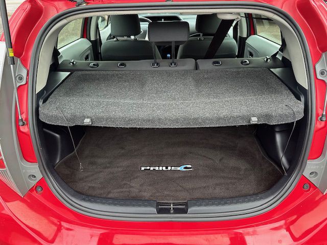 2013 Toyota Prius Image 15