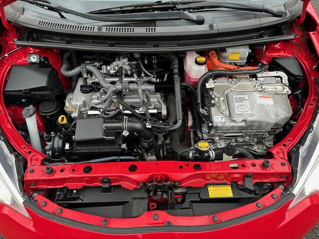 2013 Toyota Prius Image 22