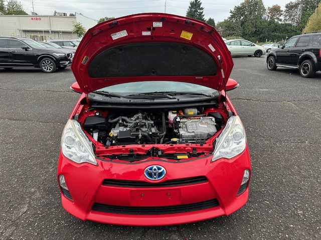 2013 Toyota Prius Image 23