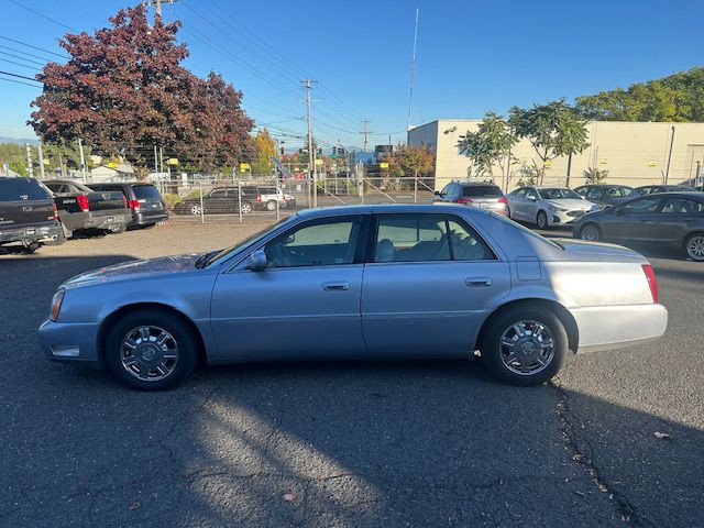 2004 Cadillac DeVille Image 2