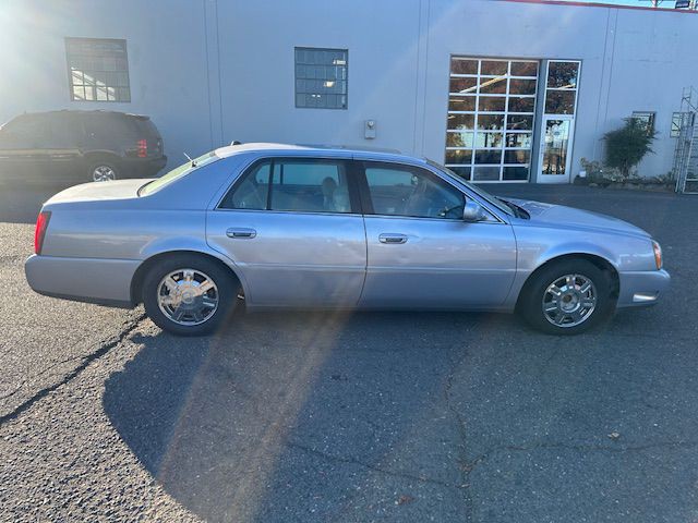 2004 Cadillac DeVille Image 6