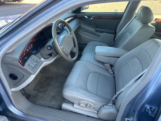 2004 Cadillac DeVille Image 10