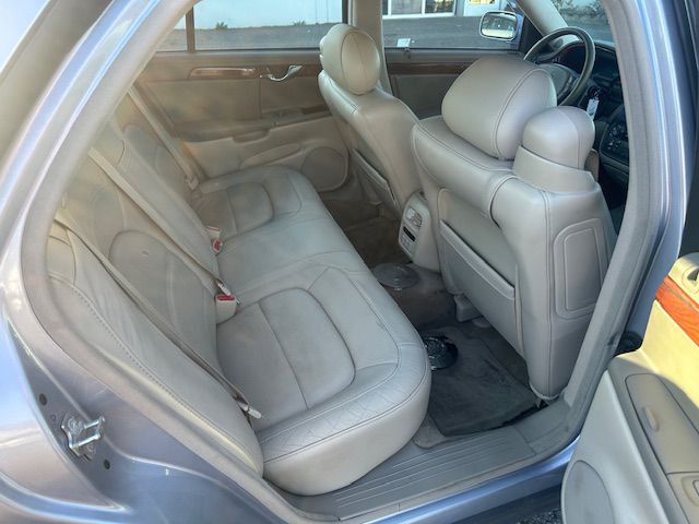 2004 Cadillac DeVille Image 16