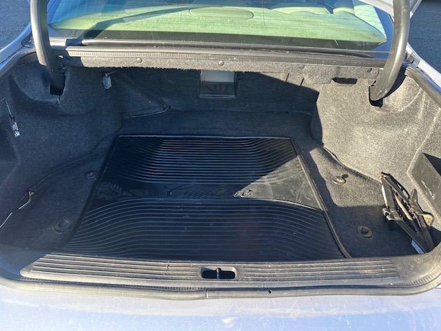 2004 Cadillac DeVille Image 20