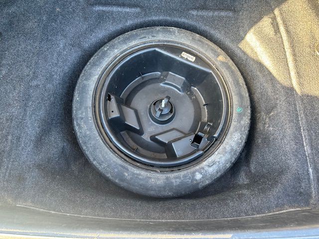 2004 Cadillac DeVille Image 21