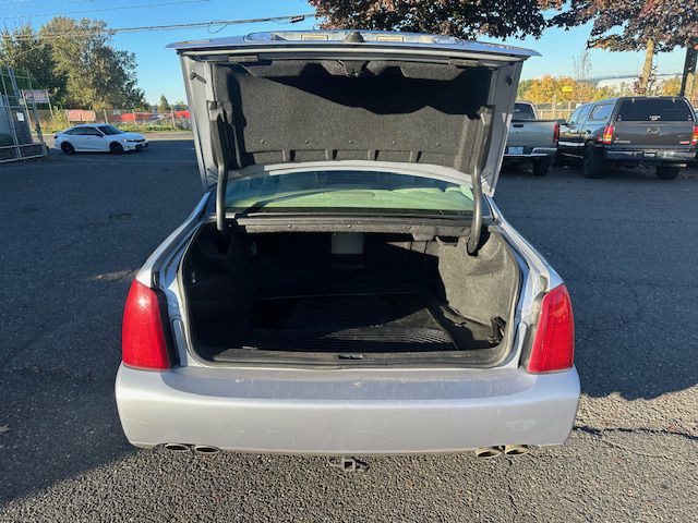 2004 Cadillac DeVille Image 22