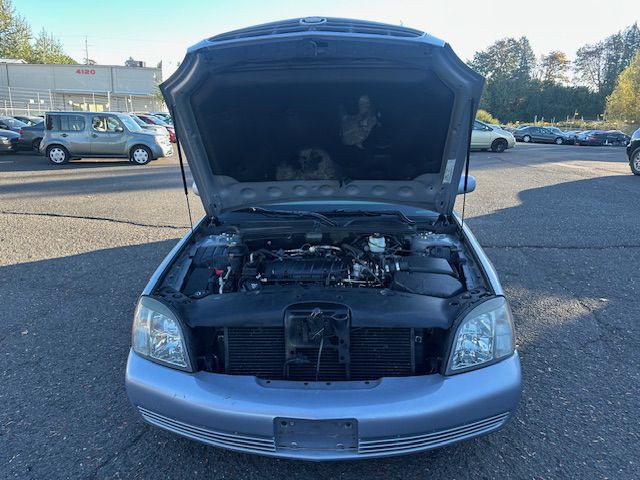 2004 Cadillac DeVille Image 24