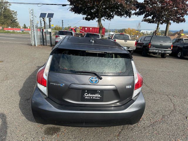 2015 Toyota Prius Image 4