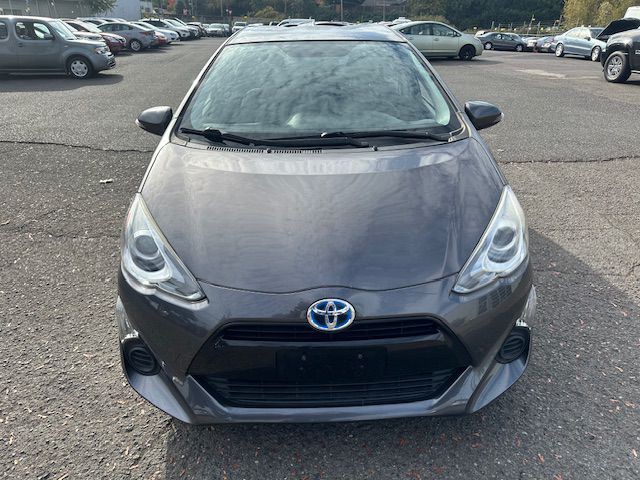 2015 Toyota Prius Image 8