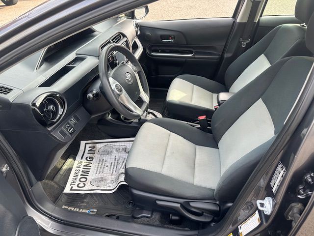2015 Toyota Prius Image 9