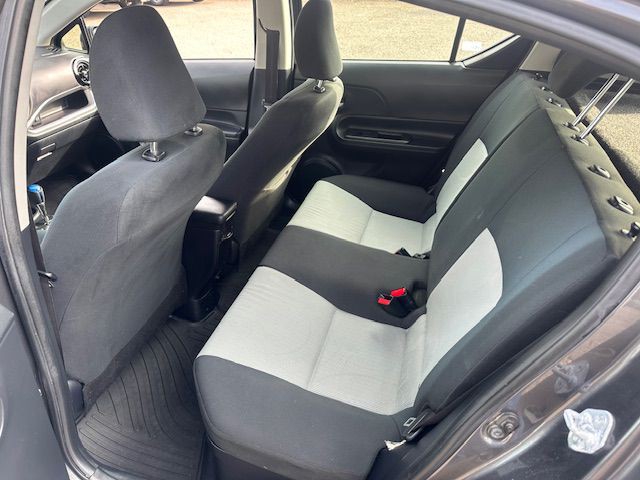 2015 Toyota Prius Image 10