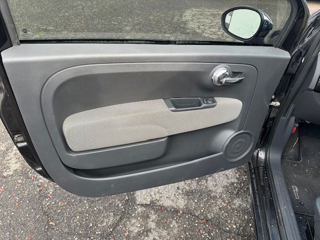 2012 FIAT 500 Image 10