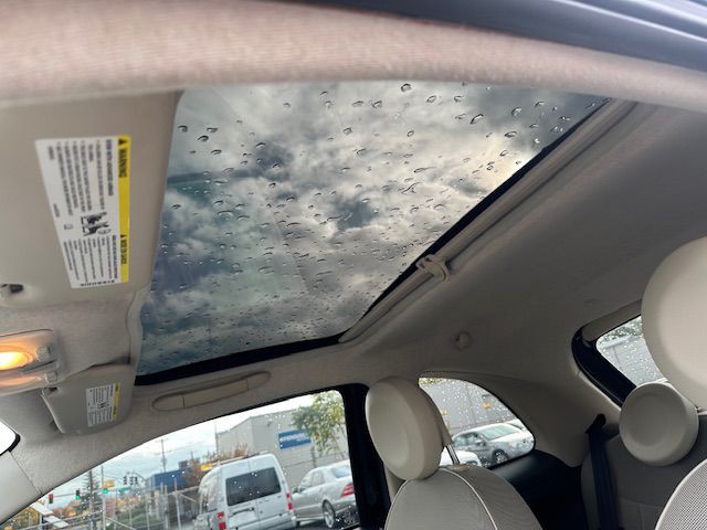 2012 FIAT 500 Image 18