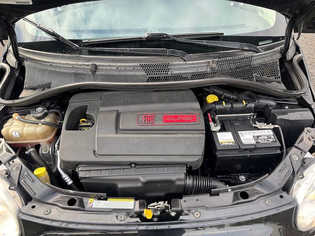 2012 FIAT 500 Image 19