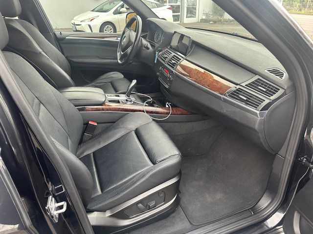 2011 BMW X5 Image 12