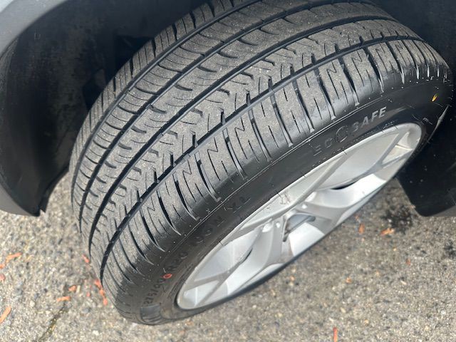 2011 BMW X5 Image 24