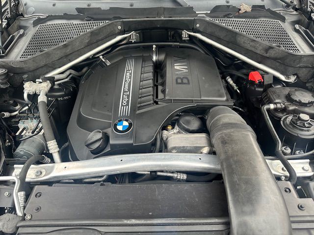 2011 BMW X5 Image 25