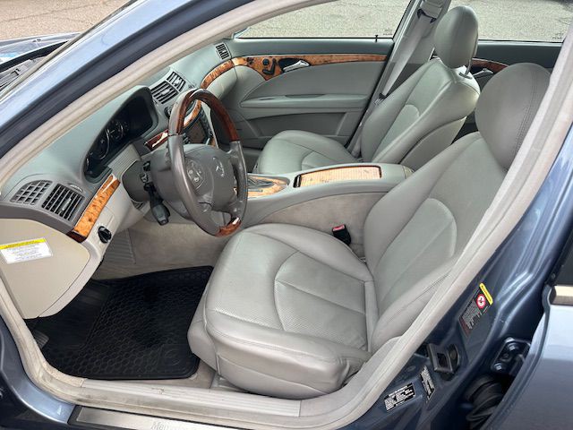 2005 Mercedes-Benz E-Class Image 9