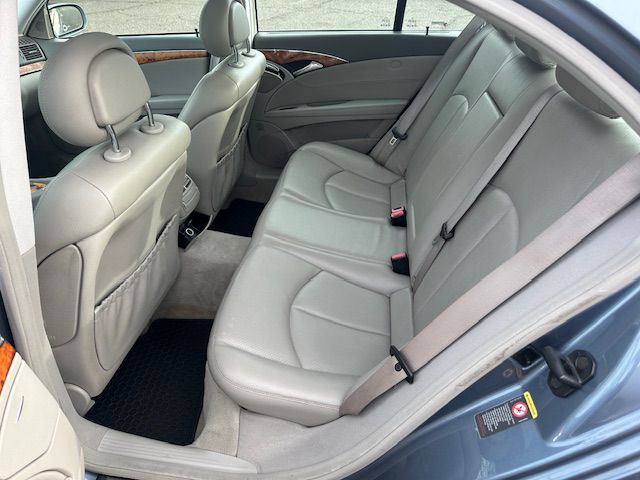 2005 Mercedes-Benz E-Class Image 11