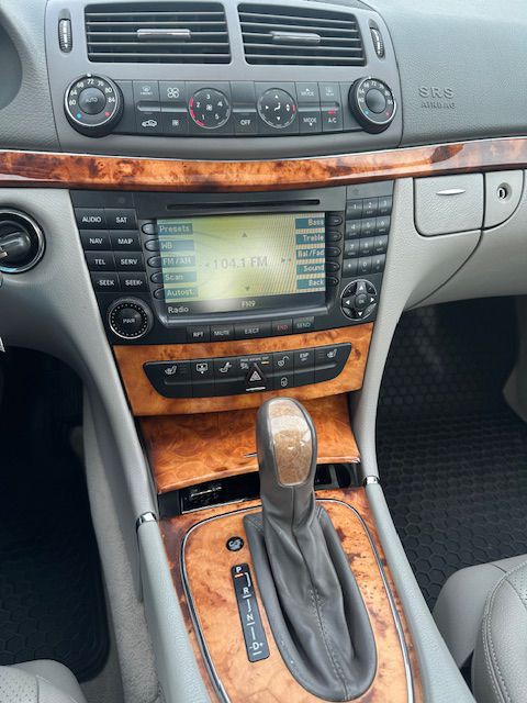 2005 Mercedes-Benz E-Class Image 21