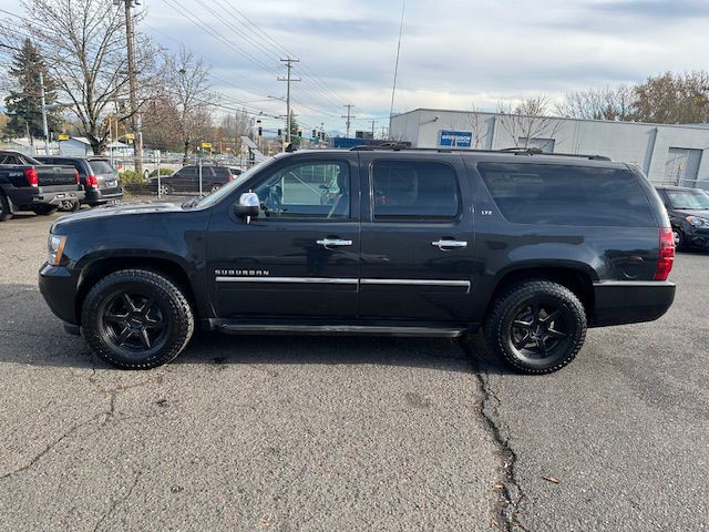 2011 Chevrolet Suburban Image 2