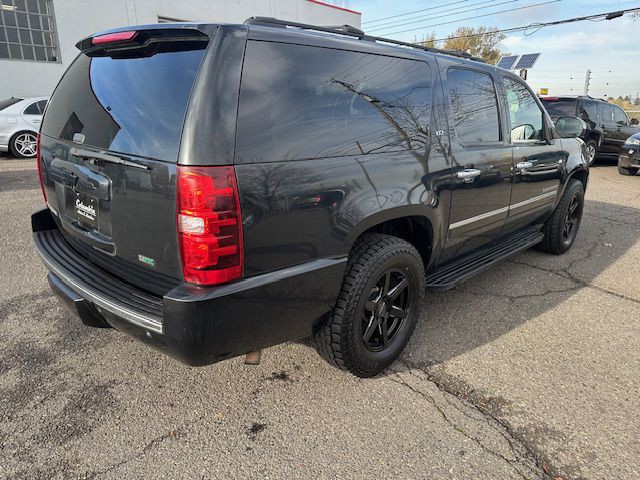 2011 Chevrolet Suburban Image 5