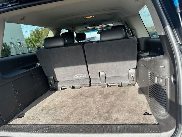 2011 Chevrolet Suburban Image 15