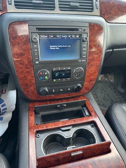 2011 Chevrolet Suburban Image 20