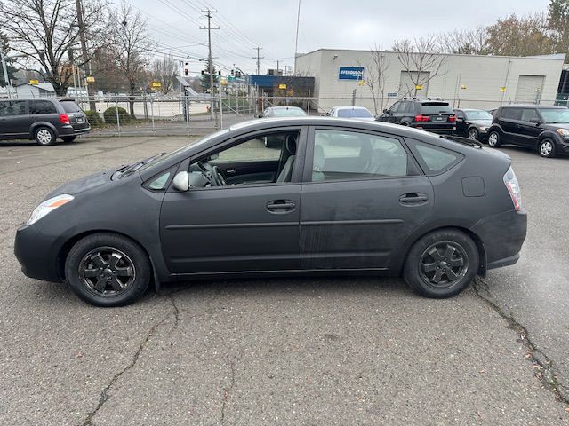 2005 Toyota Prius Image 2