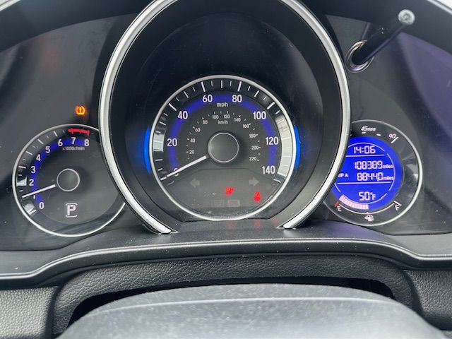 2015 Honda Fit Image 32