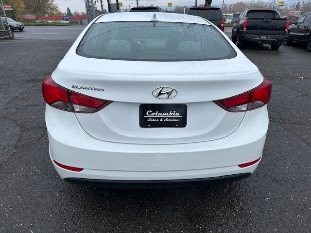 2015 Hyundai Elantra Image 4