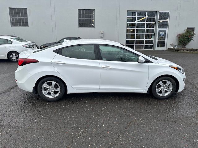 2015 Hyundai Elantra Image 6
