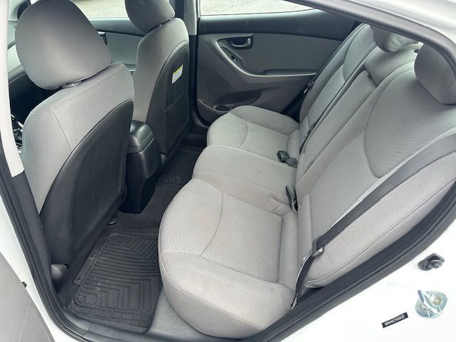 2015 Hyundai Elantra Image 11