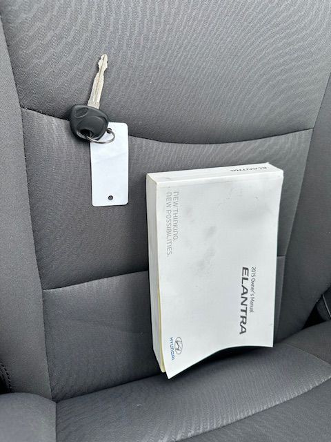 2015 Hyundai Elantra Image 17