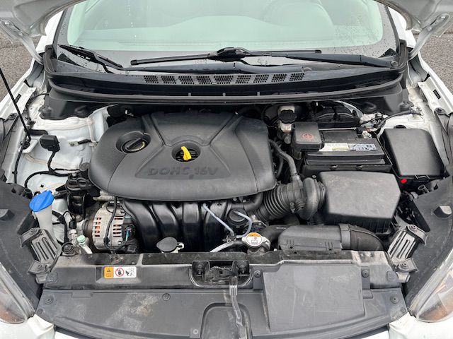 2015 Hyundai Elantra Image 22