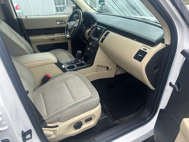 2016 Ford Flex Image 12