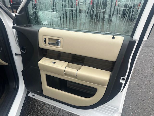 2016 Ford Flex Image 13