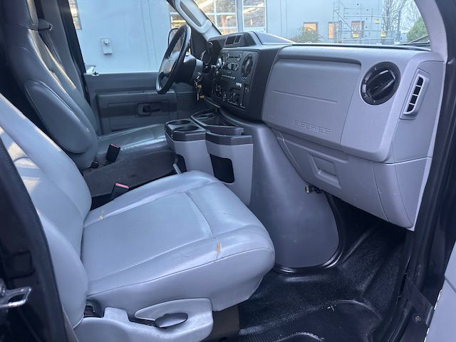 2014 Ford Econoline Image 15