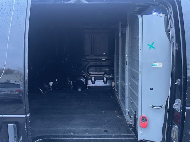 2014 Ford Econoline Image 18