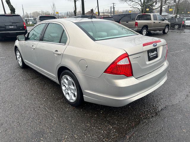 2010 Ford Fusion Image 2