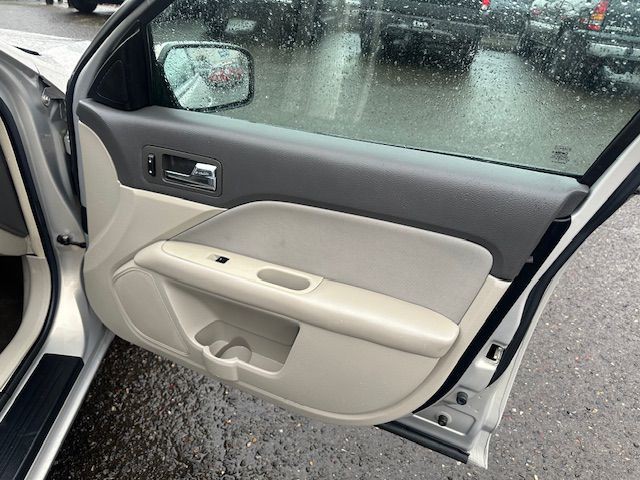 2010 Ford Fusion Image 11