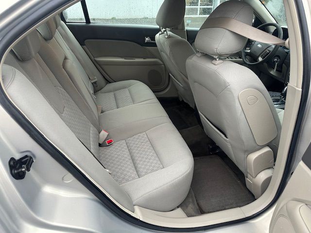 2010 Ford Fusion Image 12