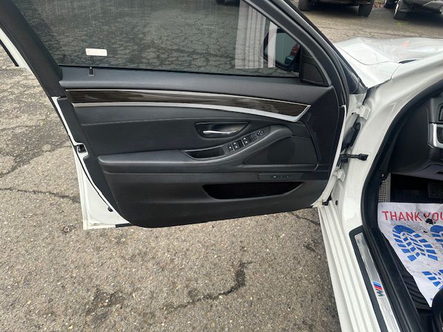 2015 BMW 5 Series Image 10