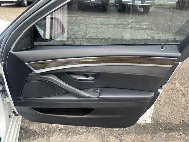 2015 BMW 5 Series Image 13