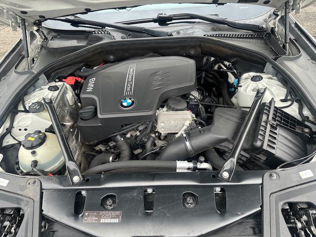 2015 BMW 5 Series Image 24