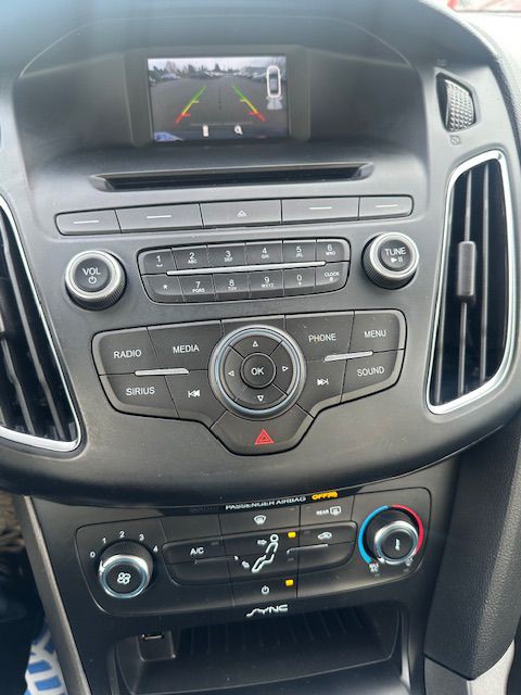 2016 Ford Focus Image 17