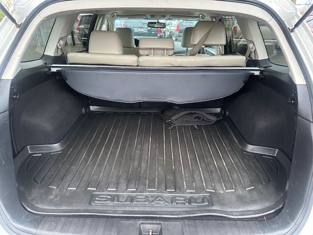 2012 Subaru Outback Image 15