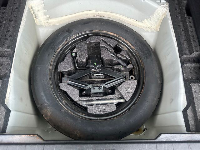 2012 Subaru Outback Image 16