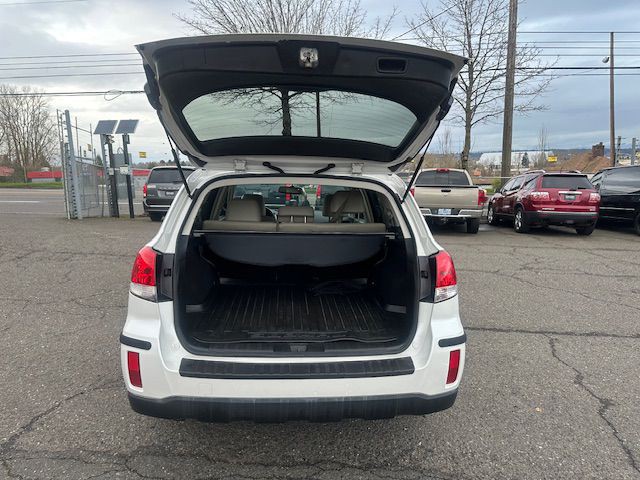 2012 Subaru Outback Image 17