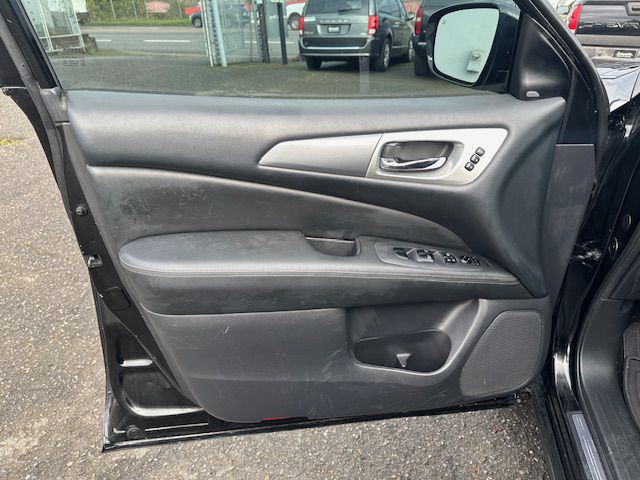 2017 Nissan Pathfinder Image 10